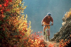 Підбираємо одяг для катання на велосипеді навесні і восени