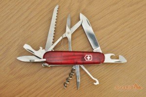 Огляд: Ніж Victorinox Huntsman 1.3713.T